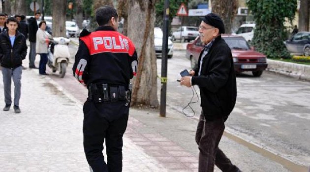 Eşinin şüphelenmesi dolandırılmasını engelledi