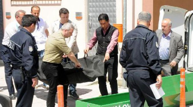 Eski eşi tarafından 9 bıçak darbesiyle öldürüldü
