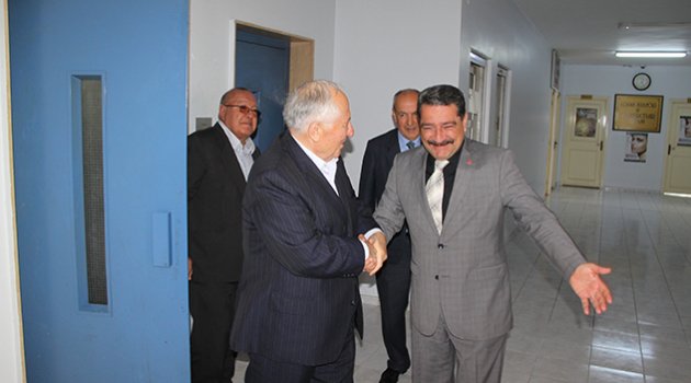 Eski Ulaştırma Bakanı Çevikçe, Başkan Saruhan’ı ziyaret etti