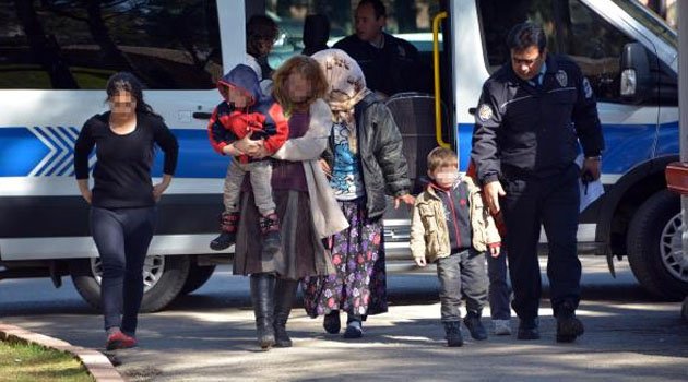 Eşlerinden şiddet gören 4 kadının yolu otogarda kesişti