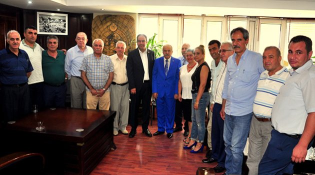 Esnaflarda sıcak bayramlaşma