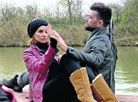 Esra Erol klip yıldızı oldu
