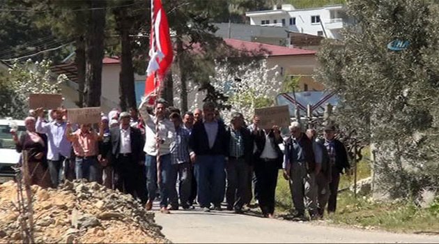 Evde kalmış erkekler köyü