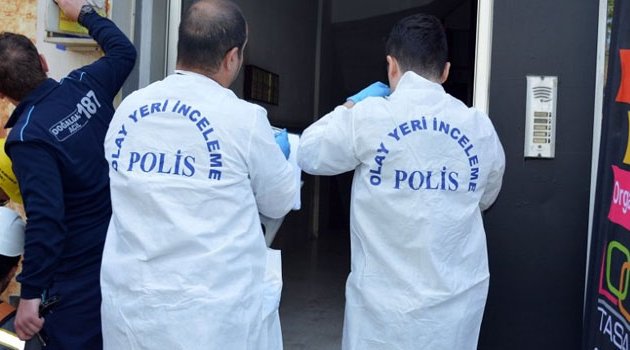 Evde yanmış halde ölü bulundu