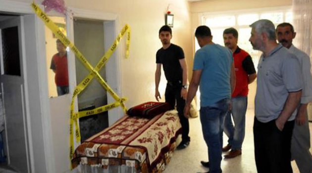 Evin tabanı çöktü