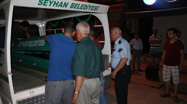 Evinde çıplak halde ölü bulundu