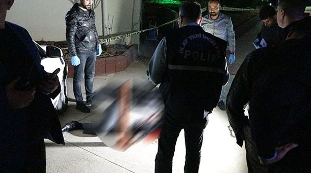 Evinin önünde silahla vurularak öldürüldü