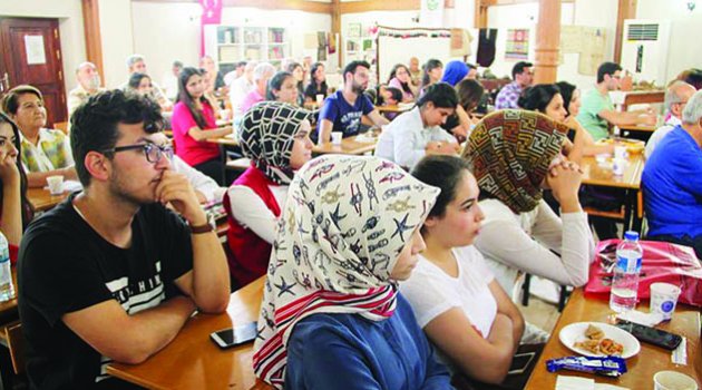 ‘Evrensel değerlerimiz çocuklara da aktarılmalı’