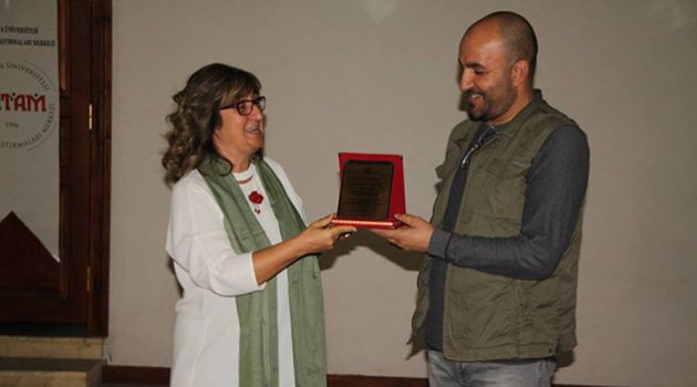 ‘Exlibris kitabın sahibini yüceltir’