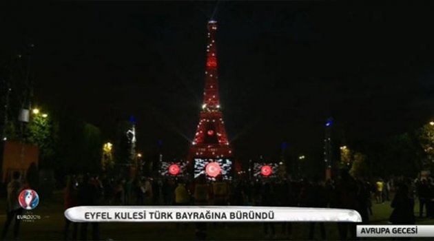 Eyfel kulesi kırmız-beyaz
