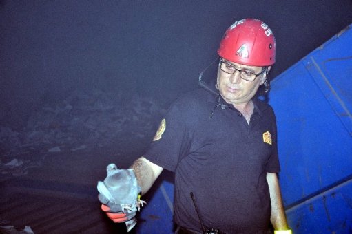 Fabrika yangınında çok sayıda güvercin telef oldu