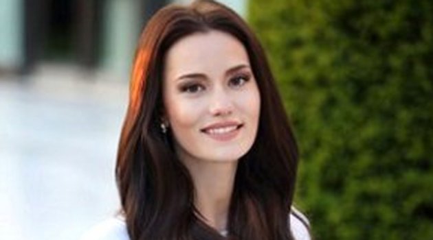 Fahriye Evcen Festivalde Ünlü Mankeni İstemedi