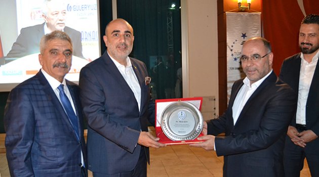 Farkındalık oluşturan işadamlarına plaket