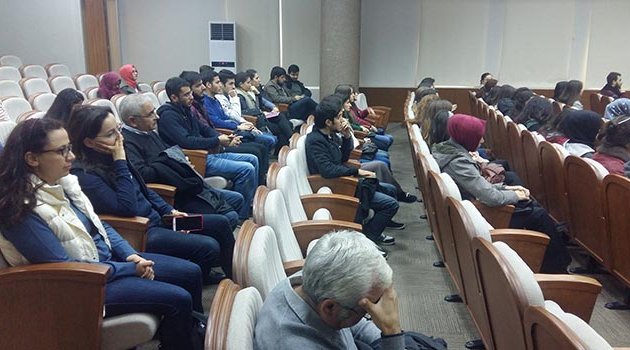 ‘Felsefe, edebiyatı sorunlarla ilgilenmeye davet ediyor’
