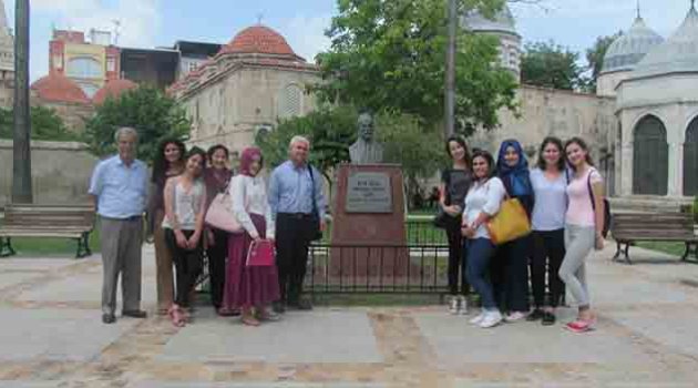 Felsefe öğrencileri Ziya Paşa’yı andı