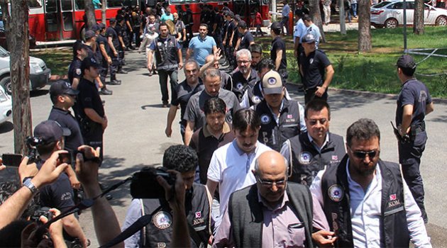 FETÖ/PDY Operasyonunda 8 Tutuklama