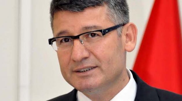 Fikret Yeni Hüseyin Sözlü'nün bir yılını değerlendirdi