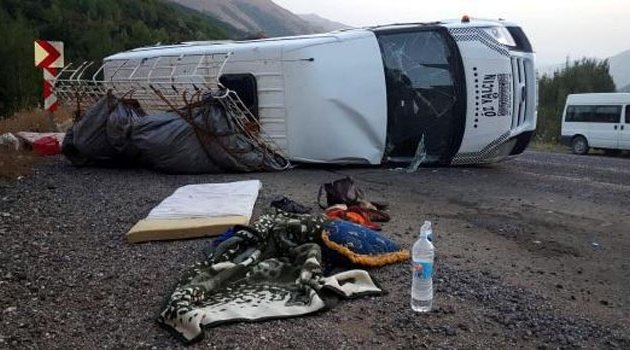 Fındık işçilerini taşıyan minibüsler çarpıştı: 1 ölü, 19 yaralı