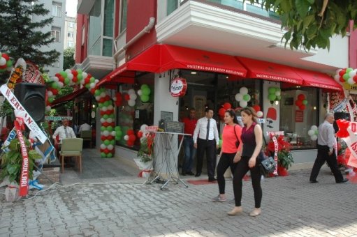Fıstıkzade Baklavalarının 9. Şubesi Adana’da açıldı