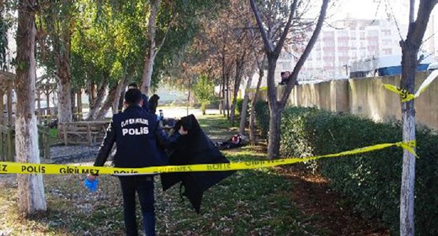 Fotoğrafçıyı bıçaklayarak öldürdüler