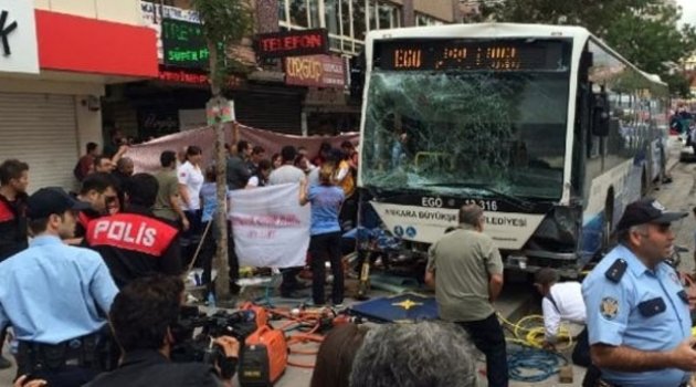 Freni boşalan otobüs dehşet saçtı