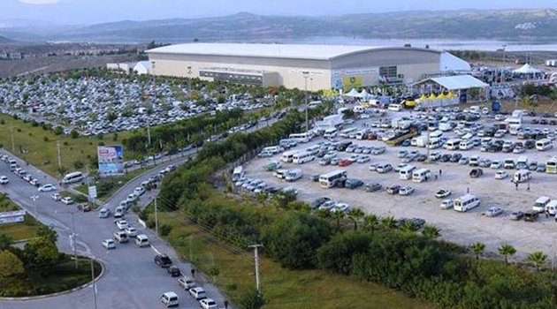 Fuar alanı uluslararası ama otoyolda bir levhası bile yok