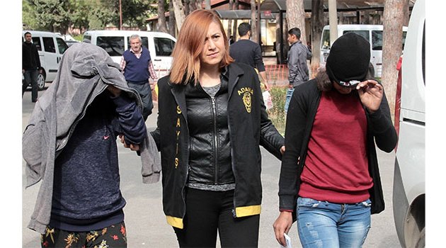 Fuhuş yapan kız kardeşler "baltayı taşa vurdu"