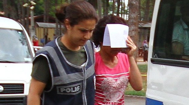 Fuhuş yaptırmaktan yakalanınca "Çocuğuma bakıyordu" dedi