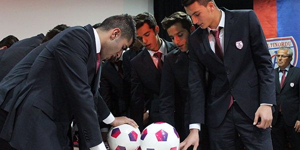 Futbolculara yemin ettirdiler!