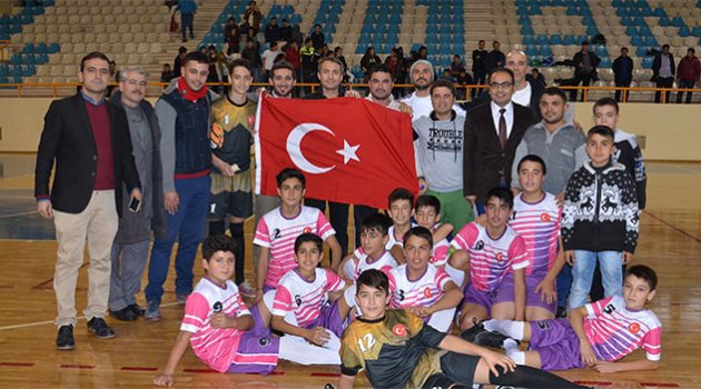 Futsalda Uluğ Bey Ortaokulu şampiyon