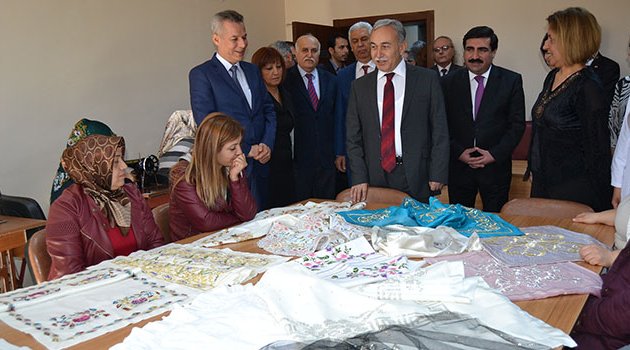 Geleneksel el sanatları ile kadınlar iş sahibi oluyor