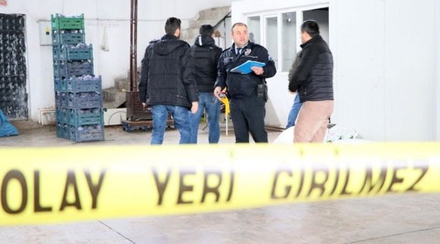 Genç adam iş yerinde ölü bulundu