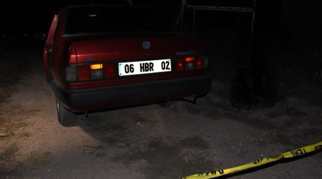 Genç adamın aracında cesedi bulundu