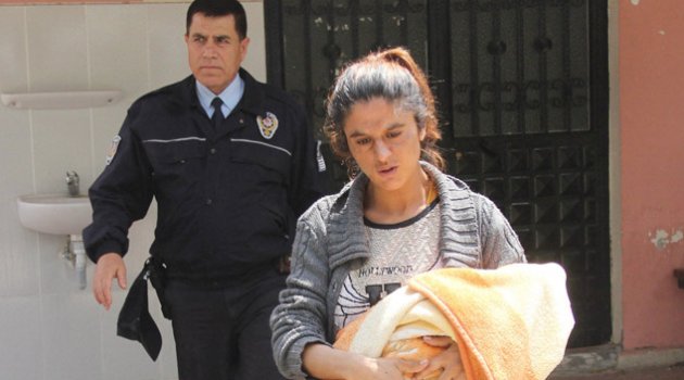 Genç kadın üç günlük bebeğiyle sokağa atıldı