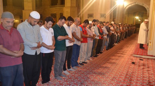Gençler sabah namazında buluştu