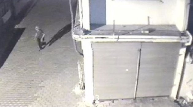 Girdiği evin penceresinden atlayarak kaçan zanlı polise yakalandı