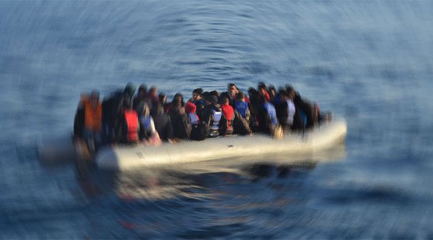 Girit açıklarında mülteci botu battı: 3 ölü