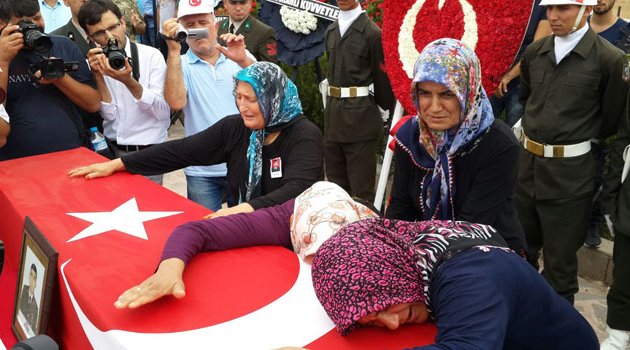 ‘Gitme babam’