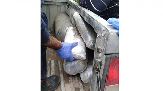 Gizli bölmeden 23 kilo 800 gram esrar çıktı