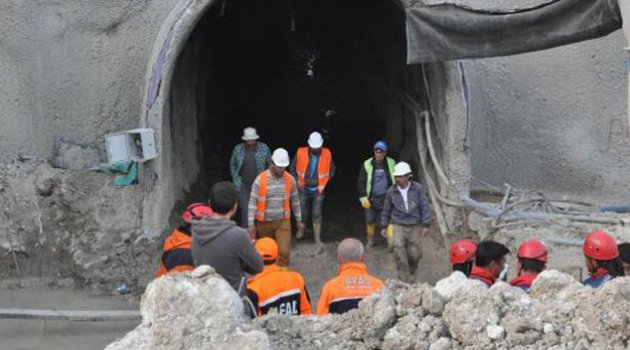 Göçük altında kalan operatörün cesedi çıkarıldı