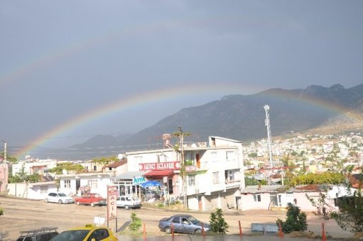Gökkuşağı büyüledi