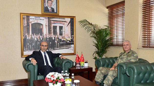Göreve yeni atanan Tümgeneral Atınç’tan, Vali Demirtaş’a ziyaret