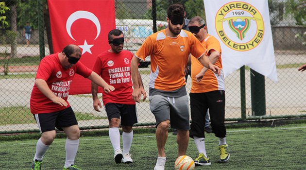 Görme engelliler Engin İpekoğlu’na 2 gol attı