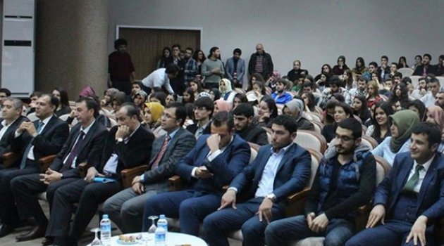 Gülsoy: "Gelişen Türkiye’ye modern bir anayasa borcumuz var"