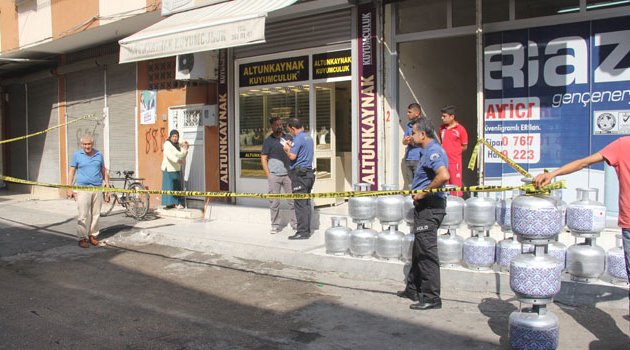 Husumetlileri kuyumcu dükkanına ateş açtı