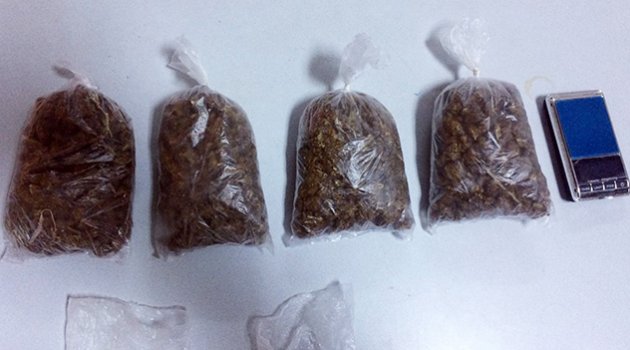 Güvercin kümesinde 37 paket esrar ele geçirildi