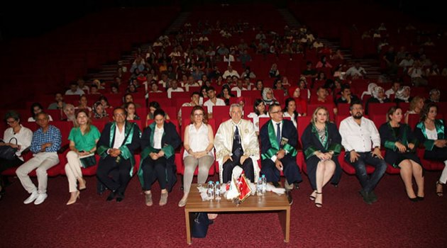 Güzel sanatlar fakültesi mezunlarını uğurladı