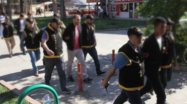 Hacker seçmen listesini indirdi, sahte polis dolandırdı