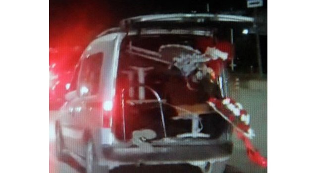 Hafif Ticari Araç Bagajında Tehlikeli Yolculuk