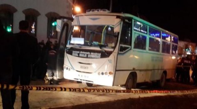 Halk otobüsü üniversiteli kızlara çarptı: 1 ölü, 1 yaralı